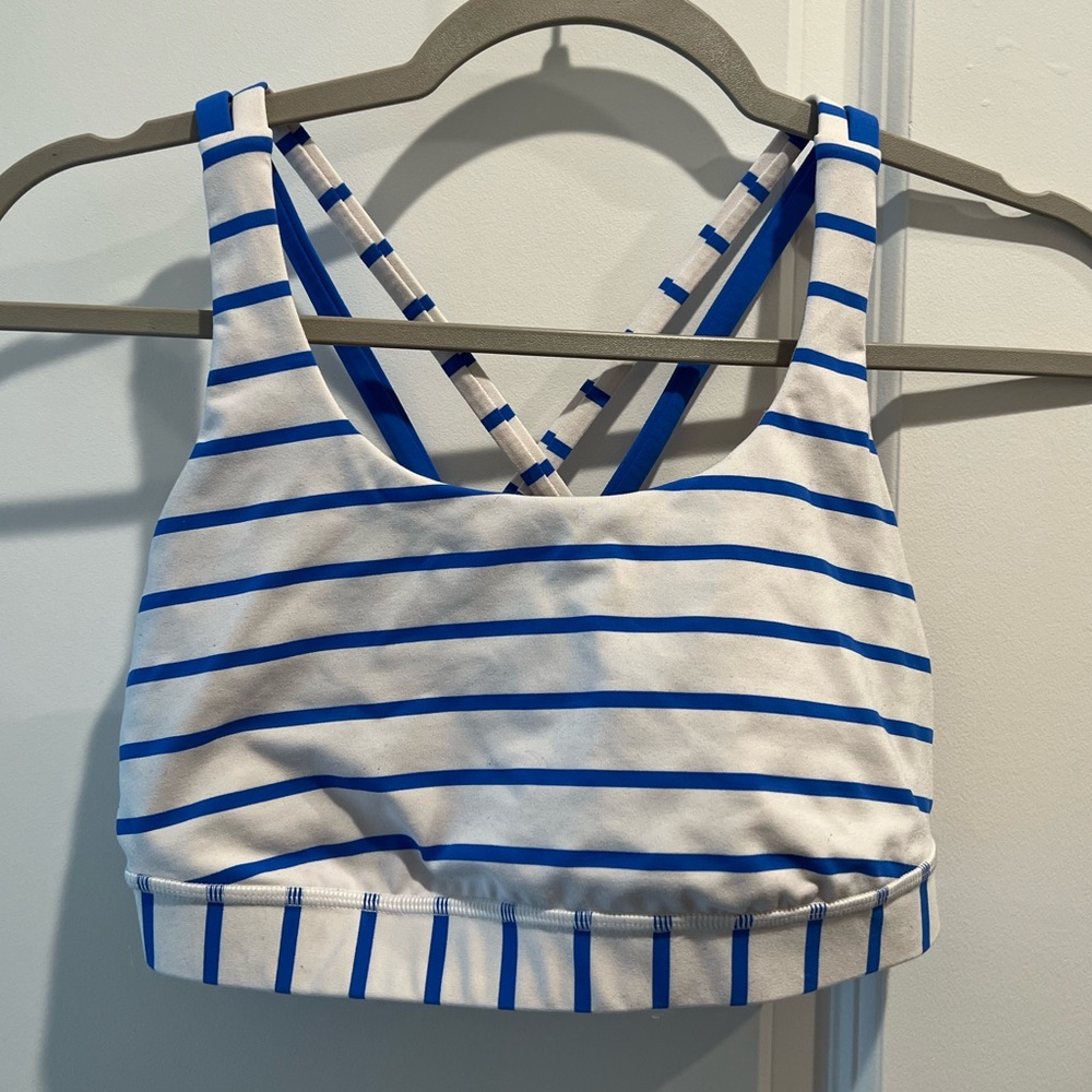 Lululemon Energy bra. Size 6. Good condition!